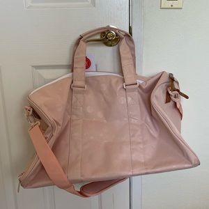 *NWT* RARE pink Herschel duffle bag with shoe compartment